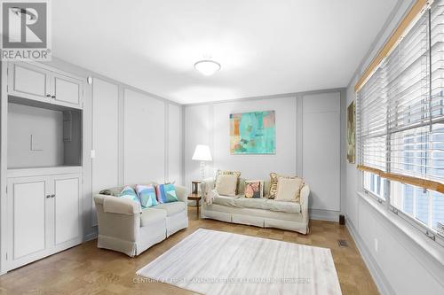35 Harrison Crescent, London, ON - Indoor Photo Showing Living Room