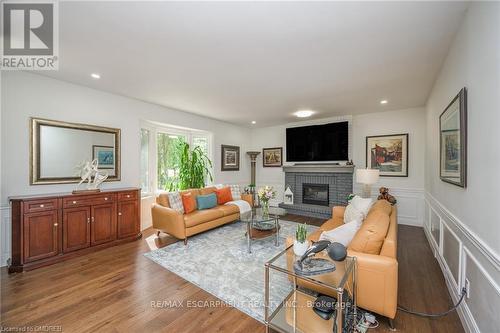 139 Daffodil Crescent, Hamilton, ON - Indoor Photo Showing Living Room With Fireplace