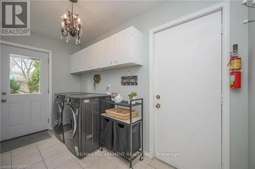 139 Daffodil Crescent, Hamilton, ON - Indoor Photo Showing Laundry Room