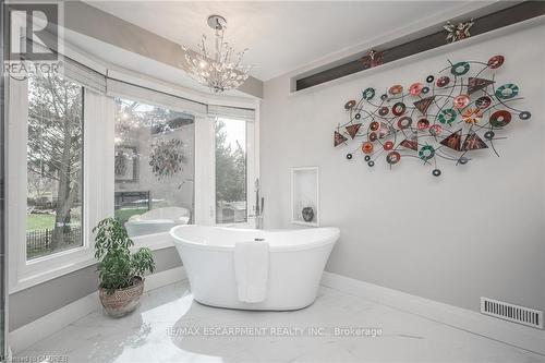 139 Daffodil Crescent, Hamilton, ON - Indoor Photo Showing Bathroom