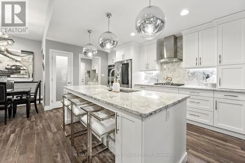 180 Hennessy St, Lambton Shores, ON - Indoor Photo Showing Kitchen With Upgraded Kitchen