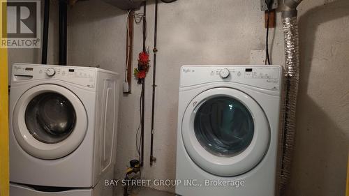 1244 Consort Cres, Burlington, ON - Indoor Photo Showing Laundry Room