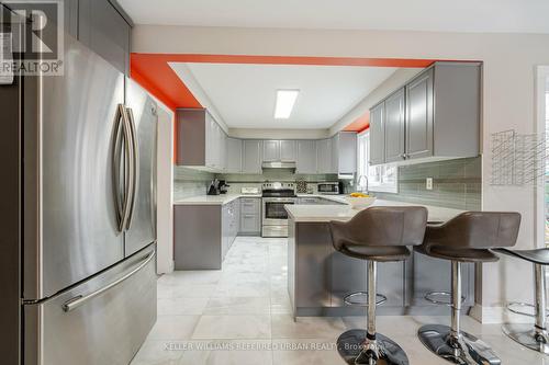 3581 Marmac Cres, Mississauga, ON - Indoor Photo Showing Kitchen With Upgraded Kitchen