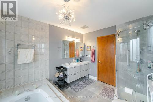 3581 Marmac Cres, Mississauga, ON - Indoor Photo Showing Bathroom