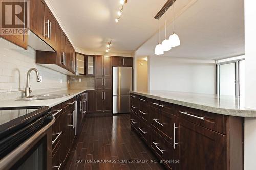 1609 - 1535 Lakeshore Road E, Mississauga, ON - Indoor Photo Showing Kitchen With Stainless Steel Kitchen With Upgraded Kitchen