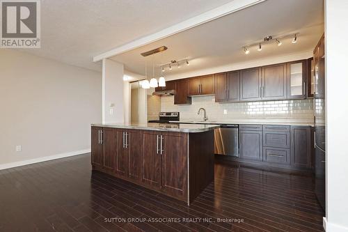 1609 - 1535 Lakeshore Road E, Mississauga, ON - Indoor Photo Showing Kitchen