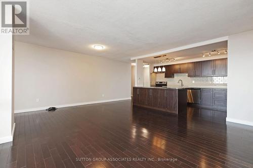 #1609 -1535 Lakeshore Rd E, Mississauga, ON - Indoor Photo Showing Kitchen