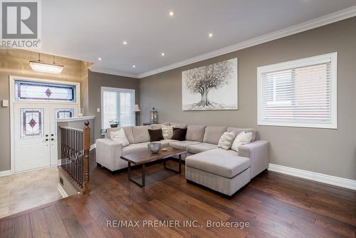 38 Pappain Cres, Brampton, ON - Indoor Photo Showing Living Room