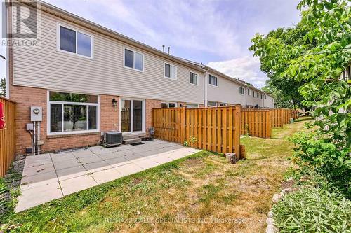 #28 -1039 Cedarglen Gate, Mississauga, ON - Outdoor With Exterior