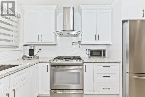 39 Benton St, Brampton, ON - Indoor Photo Showing Kitchen With Stainless Steel Kitchen With Upgraded Kitchen