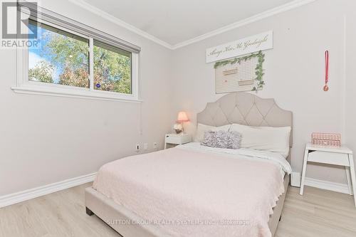 39 Benton St, Brampton, ON - Indoor Photo Showing Bedroom