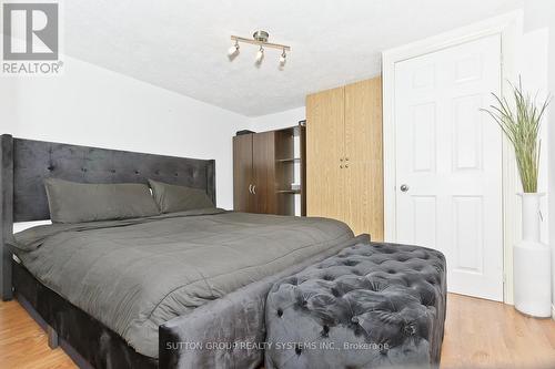 39 Benton St, Brampton, ON - Indoor Photo Showing Bedroom