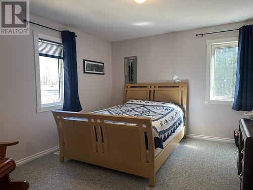 6325 Rosette Lake Road, Likely, BC - Indoor Photo Showing Bedroom