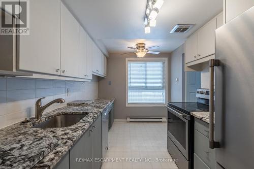 #85 -53 Taunton Rd E, Oshawa, ON - Indoor Photo Showing Kitchen With Upgraded Kitchen