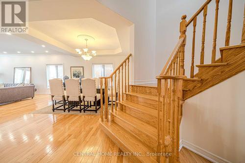 12 Hayfield Crescent, Richmond Hill, ON - Indoor Photo Showing Other Room