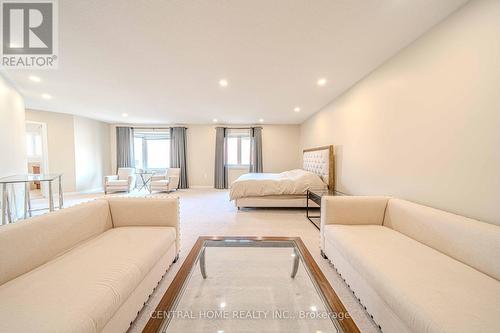 12 Hayfield Crescent, Richmond Hill, ON - Indoor Photo Showing Living Room