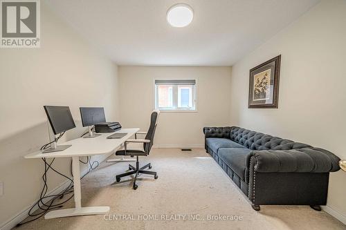 12 Hayfield Cres, Richmond Hill, ON - Indoor Photo Showing Office