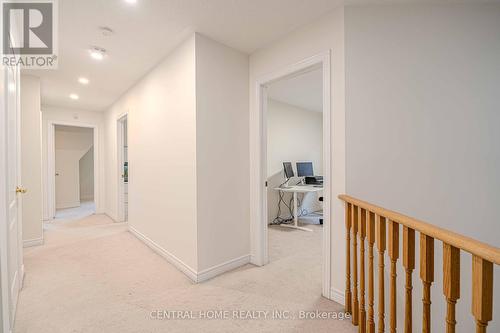 12 Hayfield Cres, Richmond Hill, ON - Indoor Photo Showing Other Room