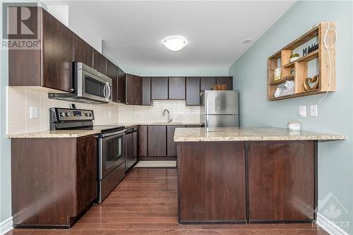 366 Wood Acres Grove Unit#H, Ottawa, ON - Indoor Photo Showing Kitchen With Stainless Steel Kitchen With Upgraded Kitchen