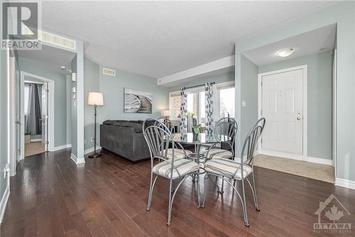 366 Wood Acres Grove Unit#H, Ottawa, ON - Indoor Photo Showing Dining Room