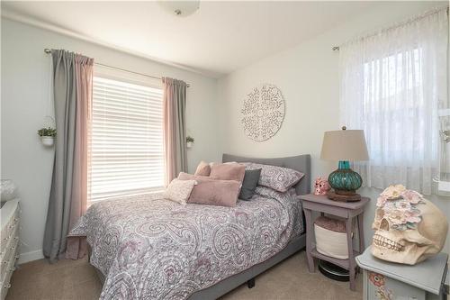 117 Breckenridge Drive, Niverville, MB - Indoor Photo Showing Bedroom