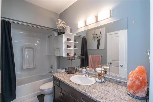 117 Breckenridge Drive, Niverville, MB - Indoor Photo Showing Bathroom