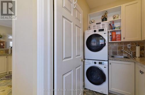 158 Legendary Tr, Whitchurch-Stouffville, ON - Indoor Photo Showing Laundry Room
