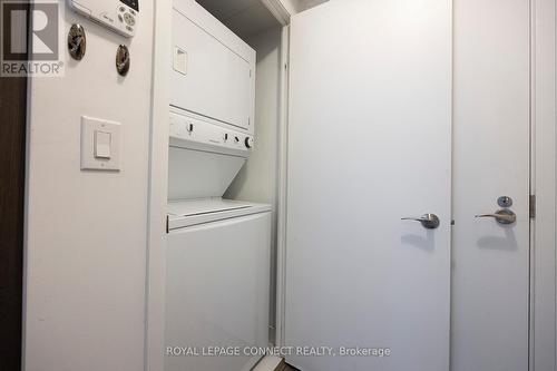 1622 - 800 Lawrence Avenue W, Toronto, ON - Indoor Photo Showing Laundry Room