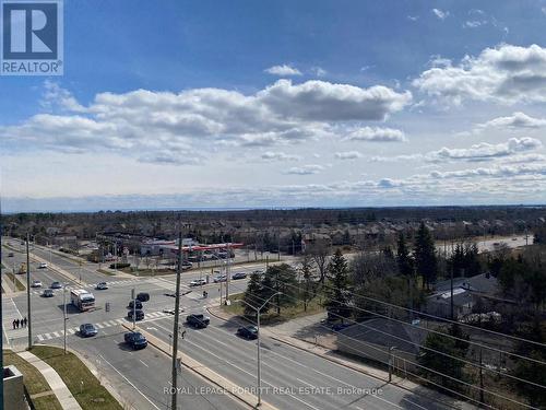 604 - 509 Dundas Street W, Oakville, ON - Outdoor With View