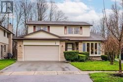 108 STONEHAVEN DR  Waterloo, ON N2L 6B2
