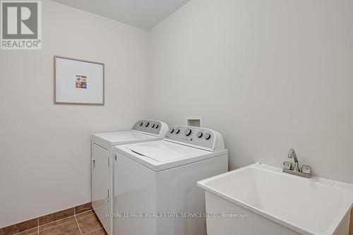 110 Holland Circ, Cambridge, ON - Indoor Photo Showing Laundry Room