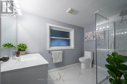 1692 North Big Island Rd, Prince Edward County, ON - Indoor Photo Showing Bathroom