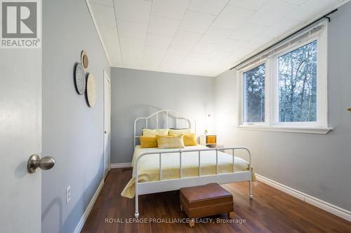 1692 North Big Island Rd, Prince Edward County, ON - Indoor Photo Showing Bedroom