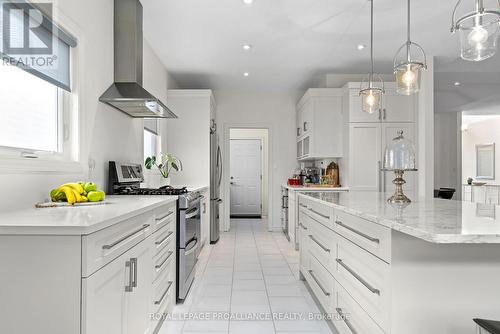 52 Dorchester Dr, Prince Edward County, ON - Indoor Photo Showing Kitchen With Upgraded Kitchen