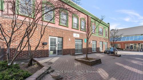 16-18 Market St, Brantford, ON 