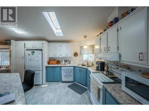 3096 Juniper Drive, Naramata, BC - Indoor Photo Showing Kitchen With Double Sink