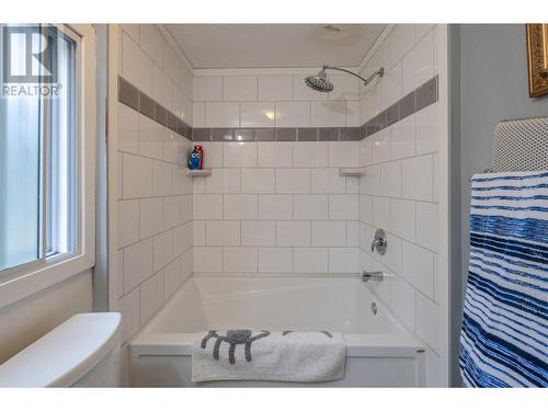 3096 Juniper Drive, Naramata, BC - Indoor Photo Showing Bathroom