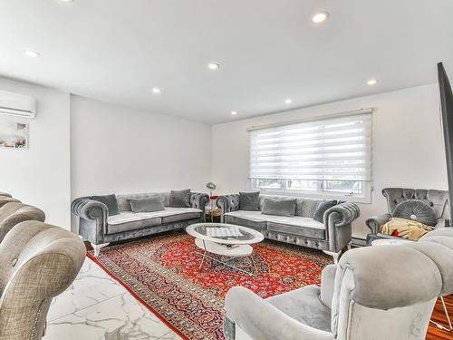 Salon - 382  - 384 Rue Montmorency, Laval (Laval-Des-Rapides), QC - Indoor Photo Showing Living Room