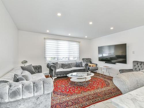 Salon - 382  - 384 Rue Montmorency, Laval (Laval-Des-Rapides), QC - Indoor Photo Showing Living Room