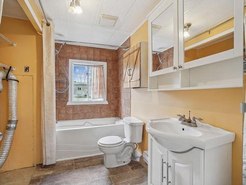 Bathroom - 6451 Rue Pascal, Terrebonne (La Plaine), QC - Indoor Photo Showing Bathroom