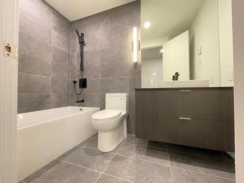 Salle de bains - 311-200 Boul. Marcel-Laurin, Montréal (Saint-Laurent), QC - Indoor Photo Showing Bathroom
