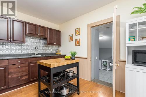 273 Charles St, Belleville, ON - Indoor Photo Showing Kitchen