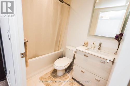 #403 -835 St. Clair Ave W, Toronto, ON - Indoor Photo Showing Bathroom