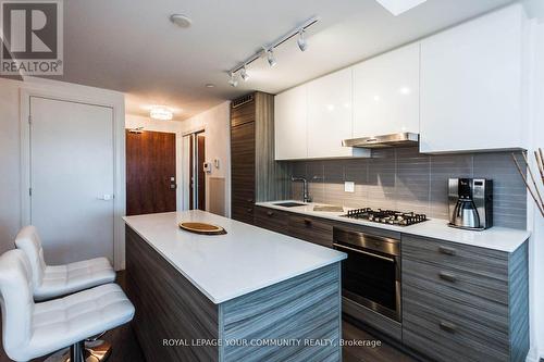 403 - 835 St. Clair Avenue W, Toronto, ON - Indoor Photo Showing Kitchen With Upgraded Kitchen