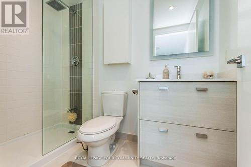 403 - 835 St. Clair Avenue W, Toronto, ON - Indoor Photo Showing Bathroom