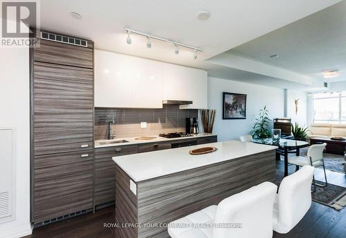 #403 -835 St. Clair Ave W, Toronto, ON - Indoor Photo Showing Kitchen