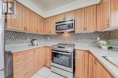 108 Pinery Trail, Toronto, ON - Indoor Photo Showing Kitchen