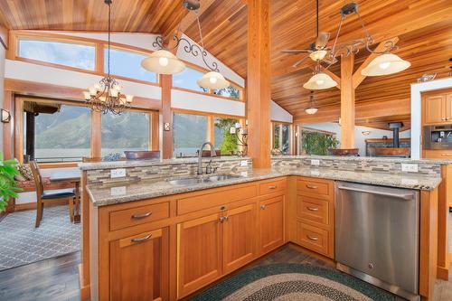 13511 Lakeshore Drive, Boswell, BC - Indoor Photo Showing Kitchen With Double Sink