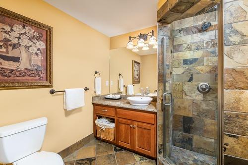 13511 Lakeshore Drive, Boswell, BC - Indoor Photo Showing Bathroom