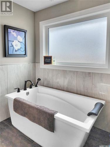 110 Gillies Lane, Saskatoon, SK - Indoor Photo Showing Bathroom